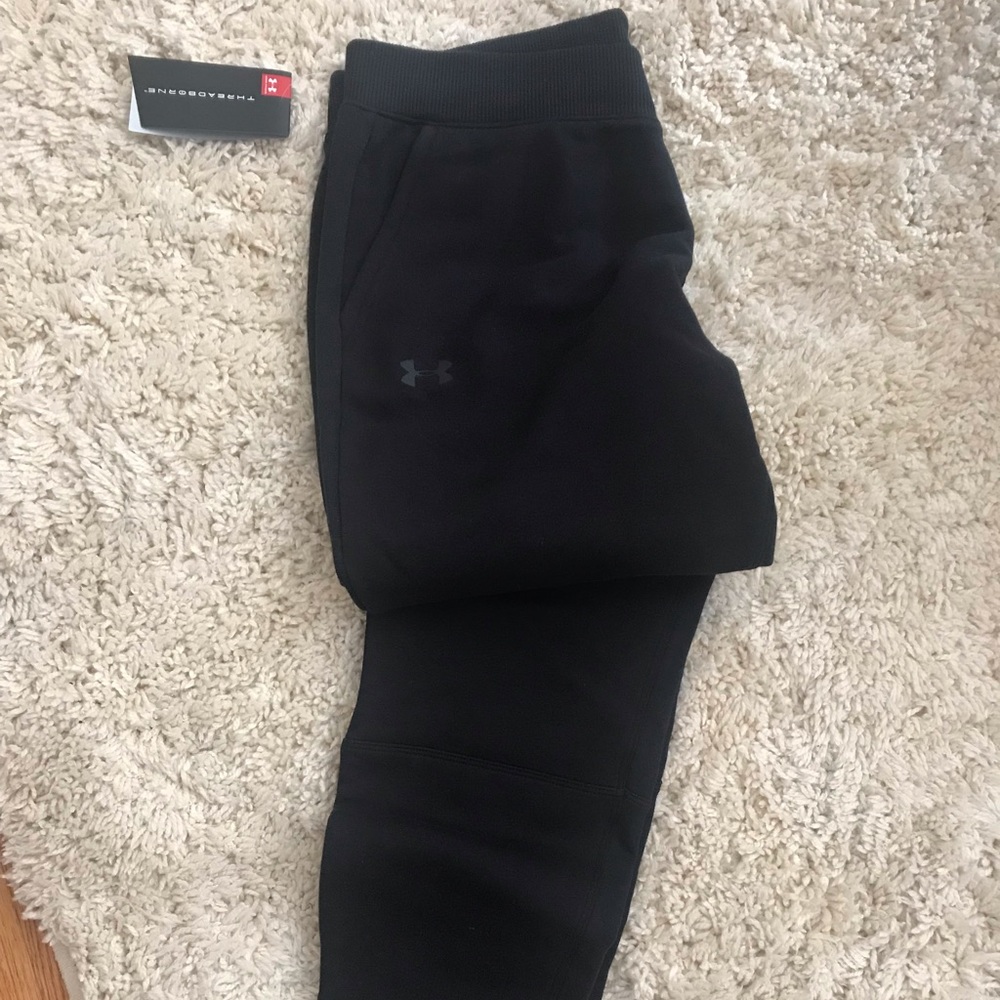 NWT Womens UA Fleece Crops Sz L